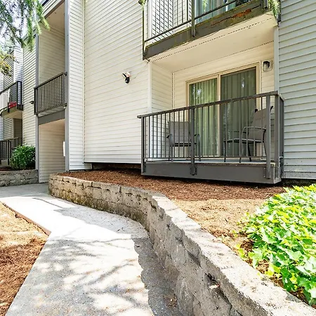Greenlake Oasis: Cozy Apartment with Wi-Fi and Patio Seattle Exterior photo
